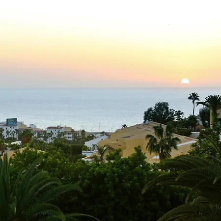 Apartman Paradise Court 24 *